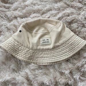 UO utility bucket hat